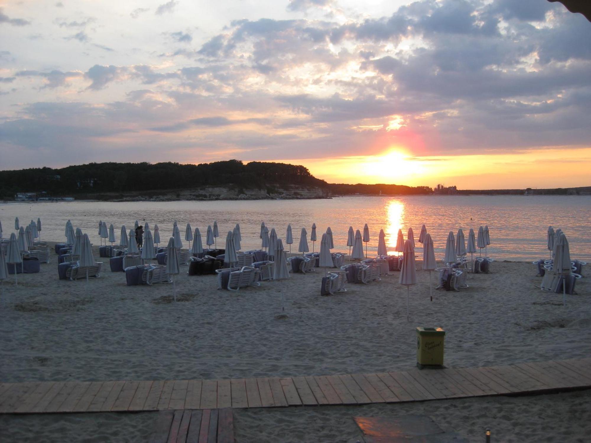 Family Hotel Teos Kiten  Exterior photo